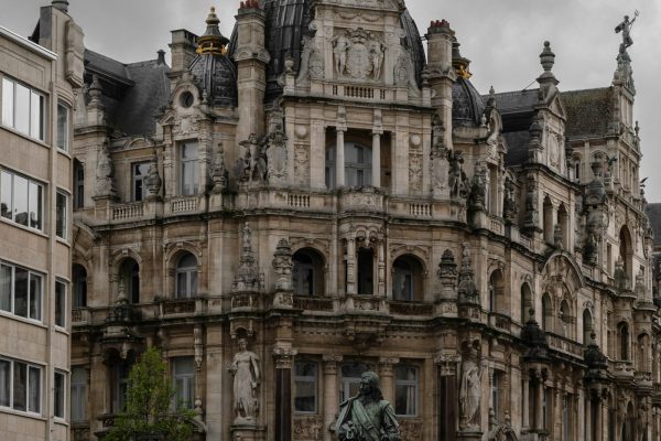 10 Najbardziej Ikonicznych Tradycyjnych Stylów Architektonicznych Starej Europy