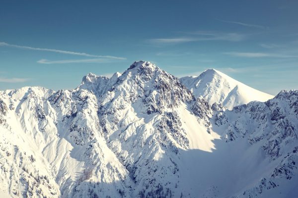 8 Najlepszych Ośrodków Narciarskich w Alpach Oferujących Doskonałe Stoki